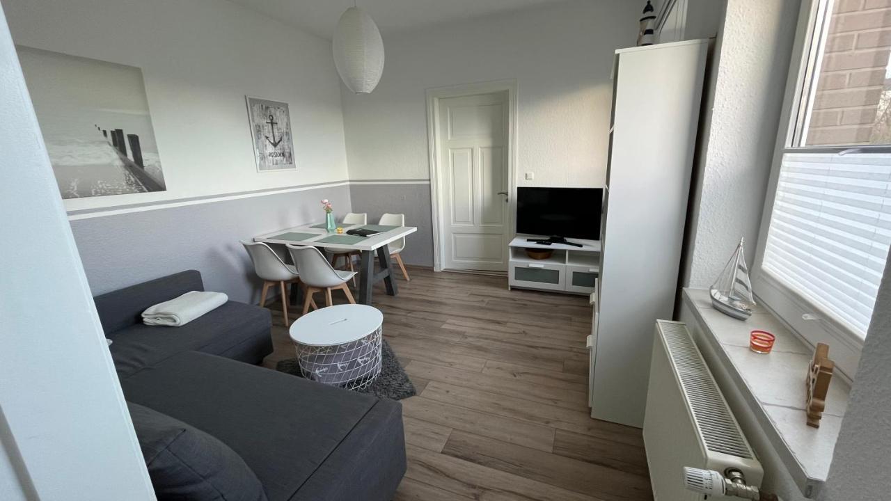 Ferienwohnung Mit Warnowblick รอสต็อค ภายนอก รูปภาพ