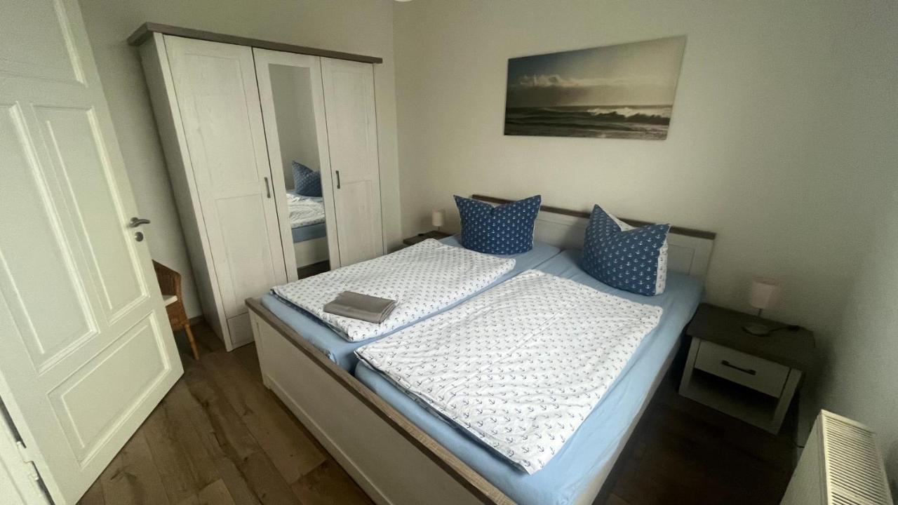 Ferienwohnung Mit Warnowblick รอสต็อค ภายนอก รูปภาพ